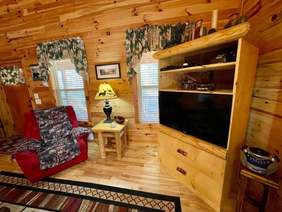 Cabin 2 Bed Close To Helen Hot Tub #15 المظهر الخارجي الصورة